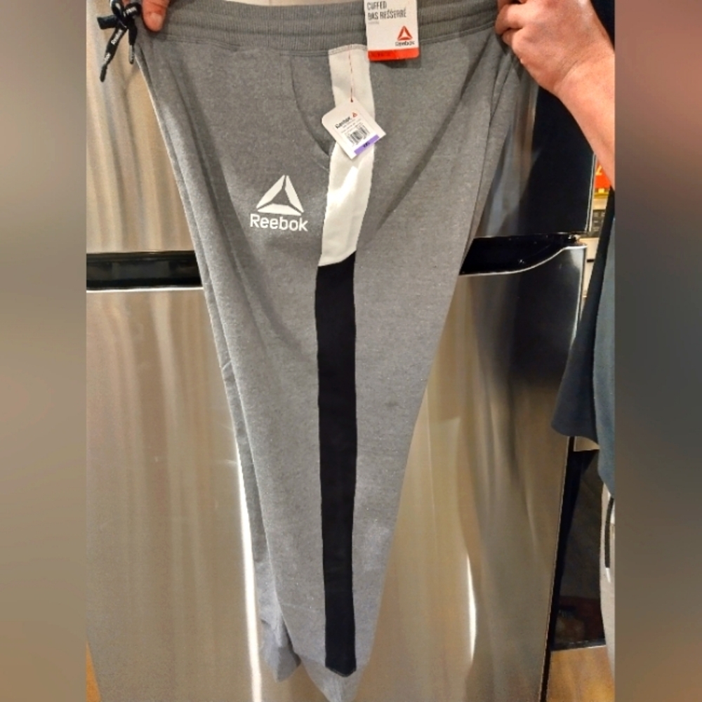 Brand new!! Men's Reebok sweatpants, 2XL